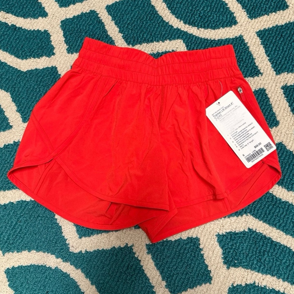 Lululemon Tracker LR 4” lined short size 6